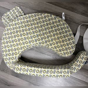 My Brestfriend Breastfeeding pillow - gently used